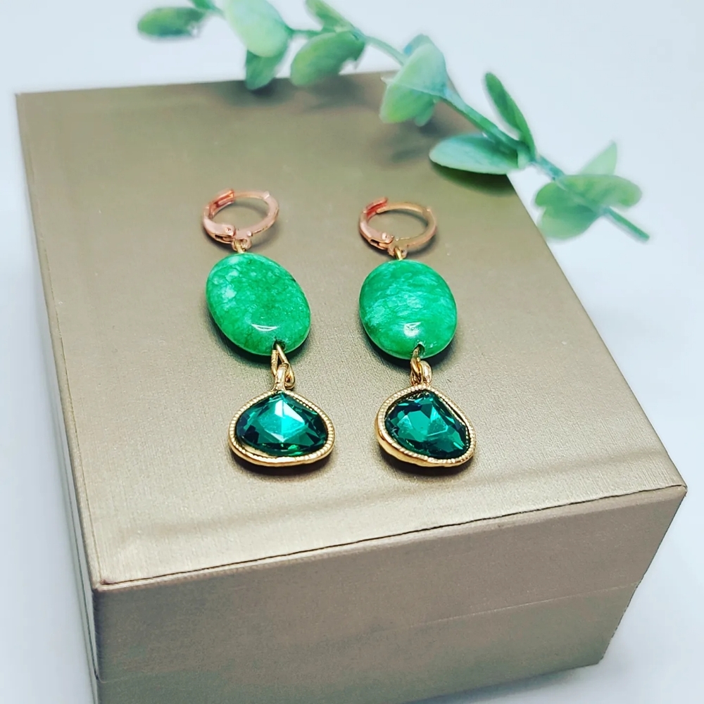 Green Rhinestone earring - Picture 3 of 3